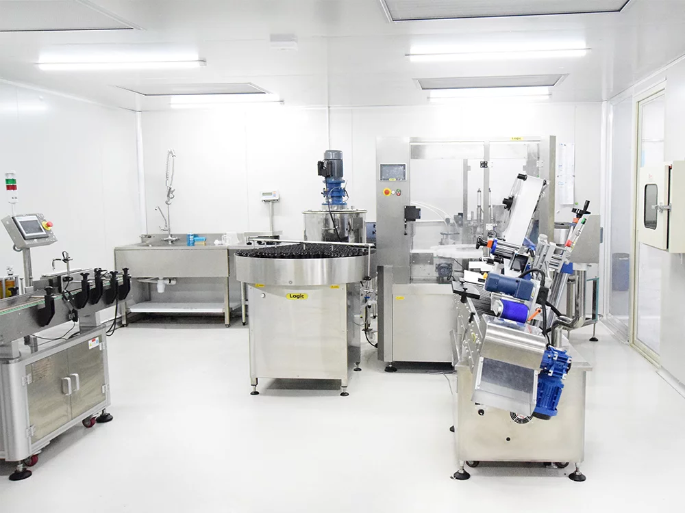 Clean-room-2-Vapoholic-1